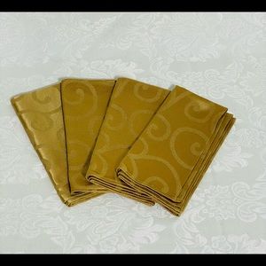 Gold Napkins. These are thick and are 20” x 20”. Like New. Lot of 4.